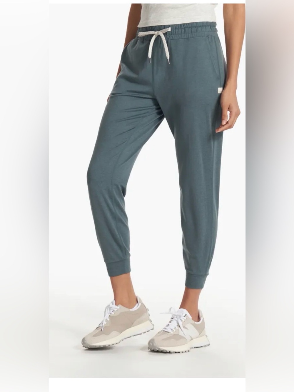 Vuori halo performance joggers medium long